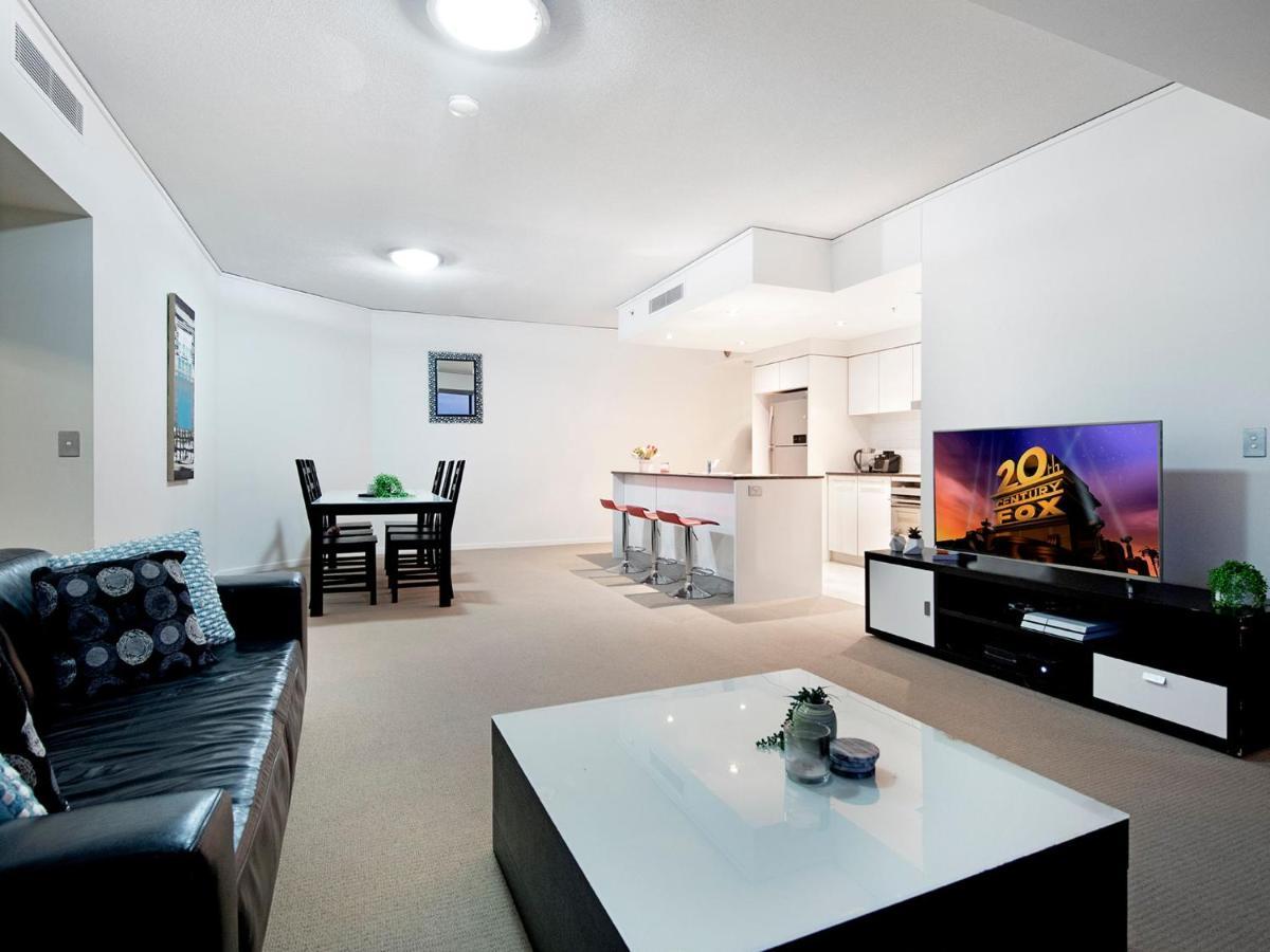 Modern 2 Bedroom Apartment In Sierra Grand - Coasthm Gold Coast Eksteriør billede