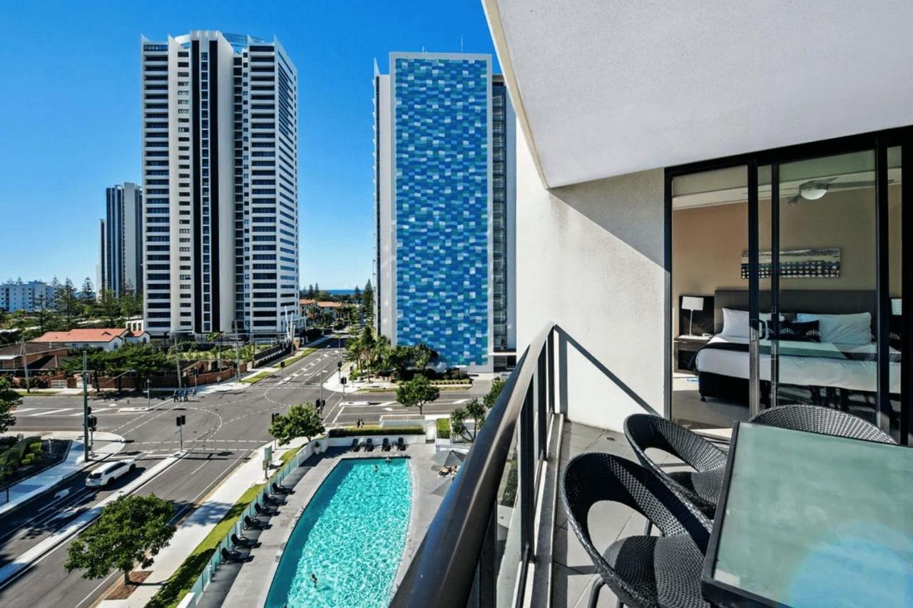 Modern 2 Bedroom Apartment In Sierra Grand - Coasthm Gold Coast Eksteriør billede